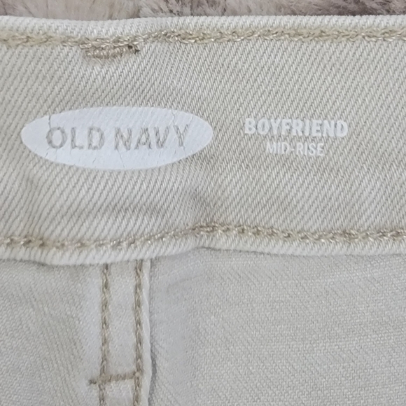 Old Navy Distressed Stech jean shorts - Picture 3 of 5